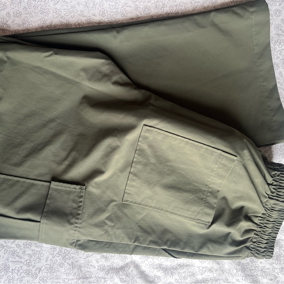 SHEIN DAZY- Draw string waist cargo pants ARMY GREEN - Picture 9 of 10